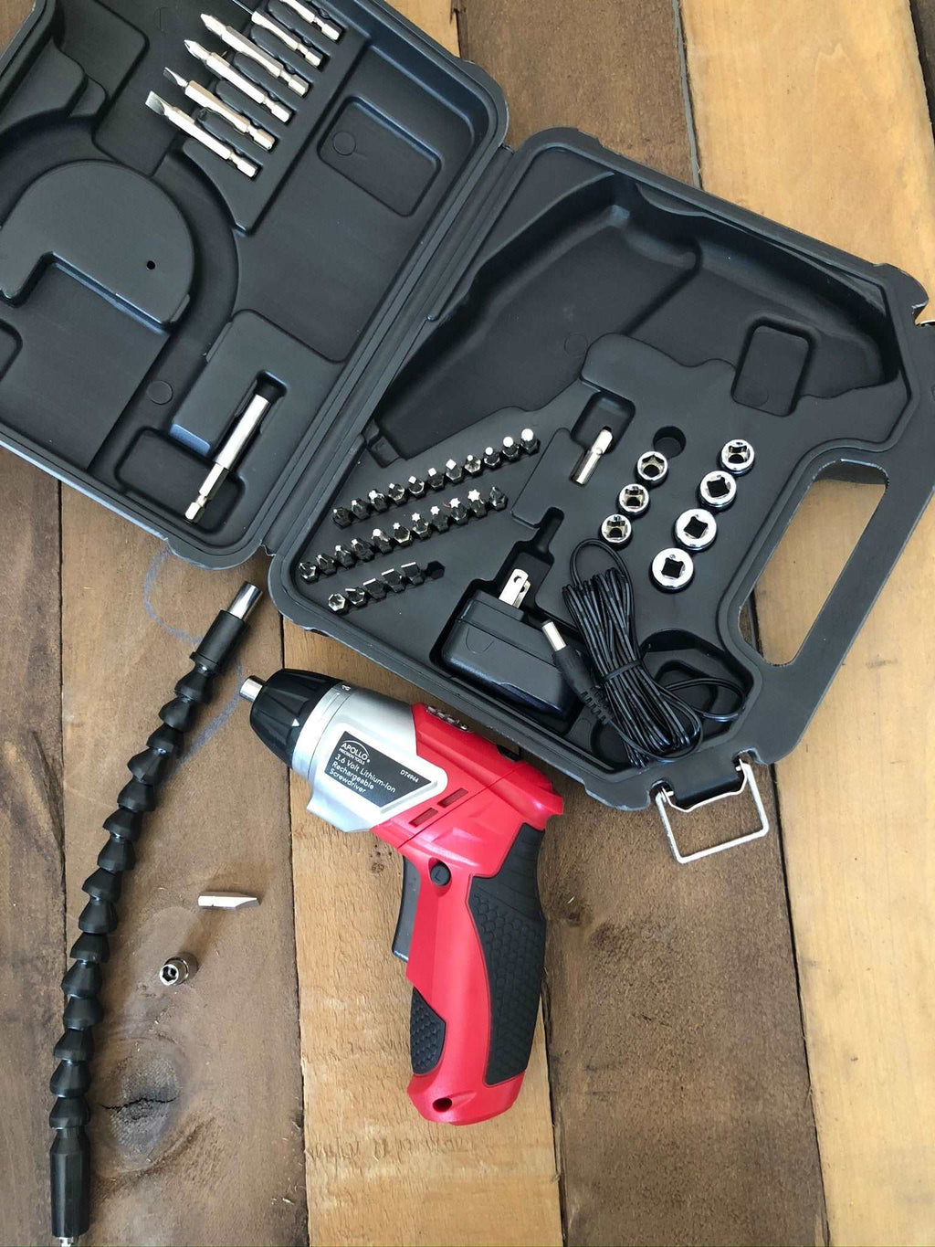 3,6 Volt Lithium-Ionen-Schraubendreher mit 45 Stück Zubehör - DT4944