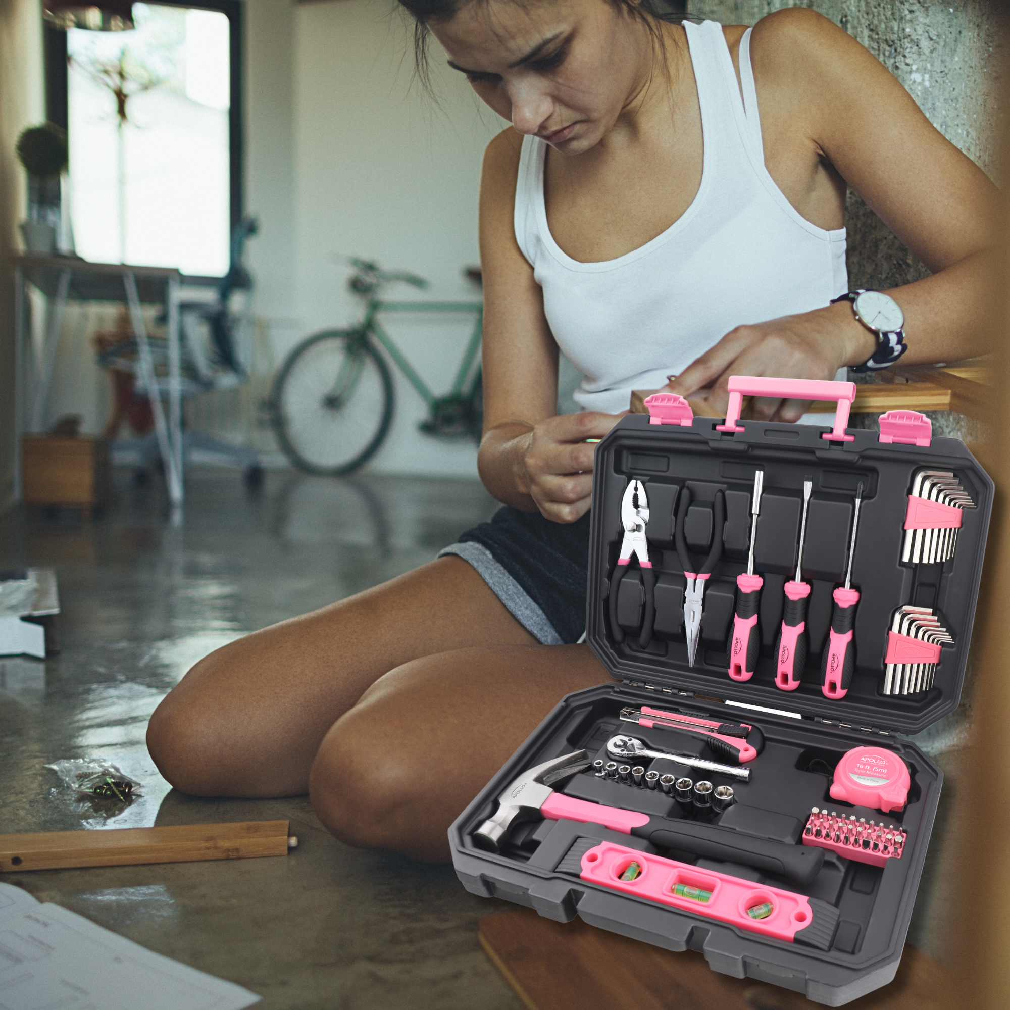 Wesentliches 65-Stück Rosa-Werkzeug-Set mit Socket-Set und meistgenutzten Werkzeugen für Do it Yourself Reparaturen und Wartung - DT0001P