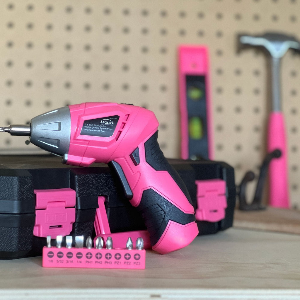Neuer und verbesserter 135 Stück Rosa Haushaltswerkzeugsatz mit verschwenkendem Dual-Angle 3,6 Volt Lithium-Ionen-Kabellosschrauber im Hartgehäuse - DT0774P