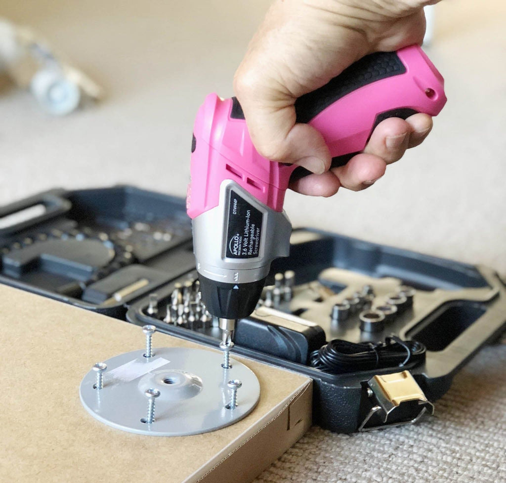 3,6 Volt Lithium-Ionen-Schraubendreher mit 45 Stück Zubehör-Set - Rosa DT4944P