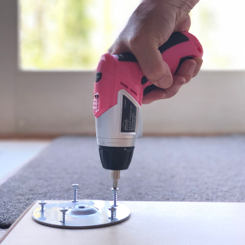 3,6 Volt Lithium-Ionen-Schraubendreher mit 45 Stück Zubehör-Set - Rosa DT4944P