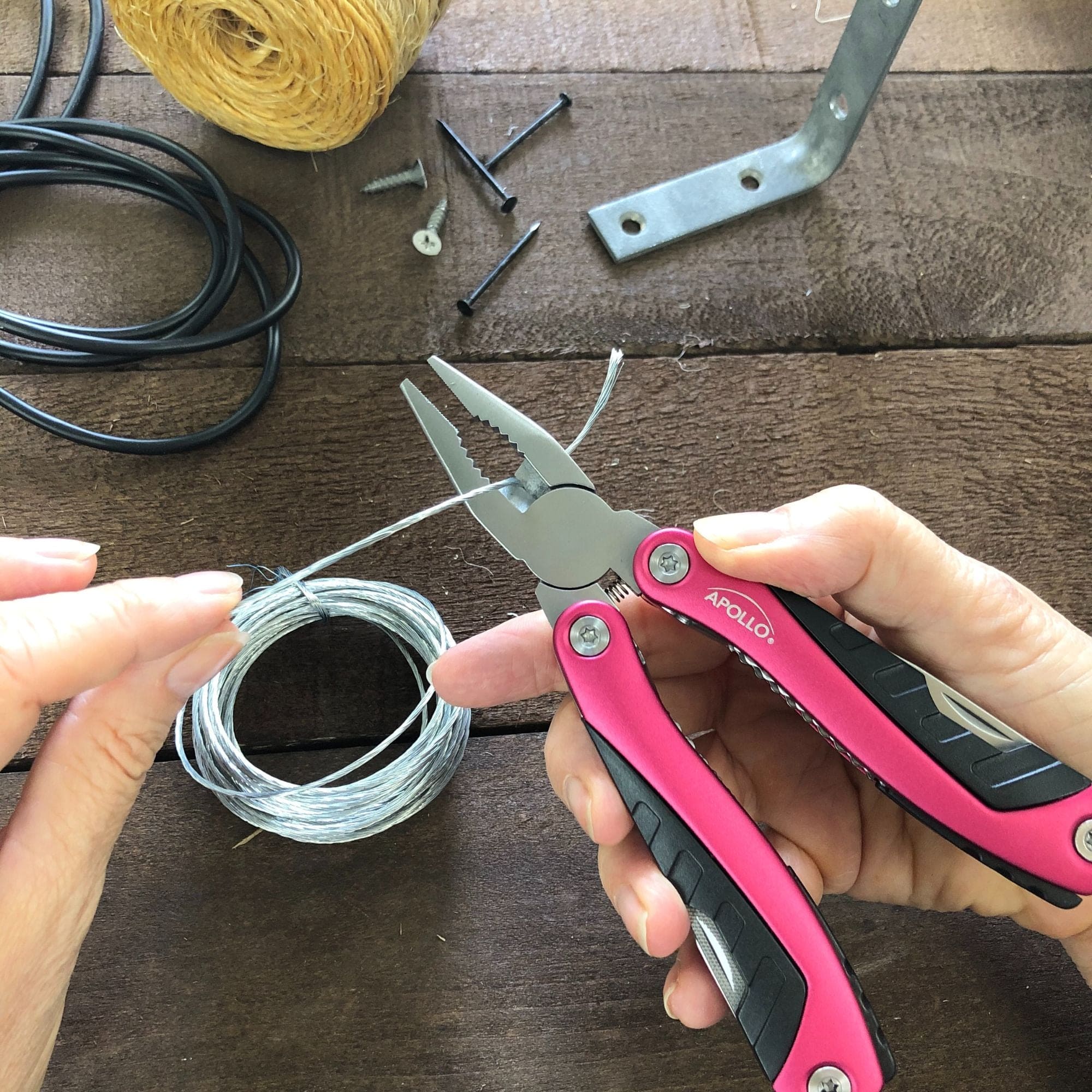 14-in-1 Rosa Pocket Multitool Pliers. Großartig für Outdoor, Camping, Angeln --DT5015P