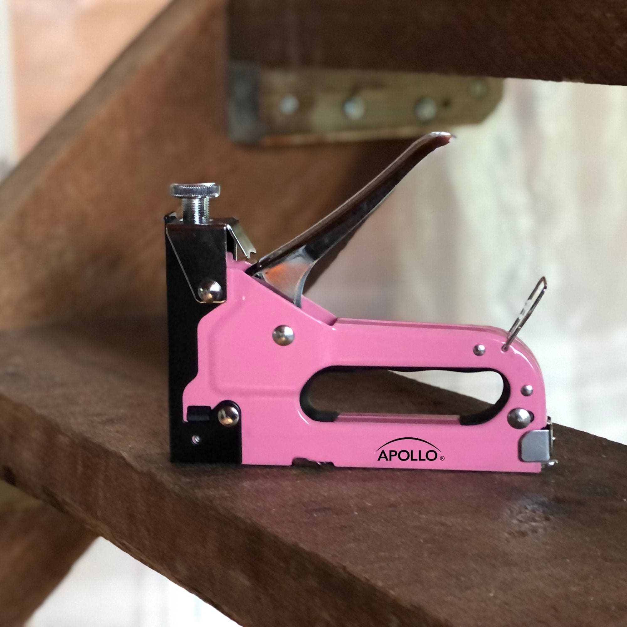 Rosa Stapler mit Power Adjustment Knob und 3000 Staples Sortiment - DT5020P
