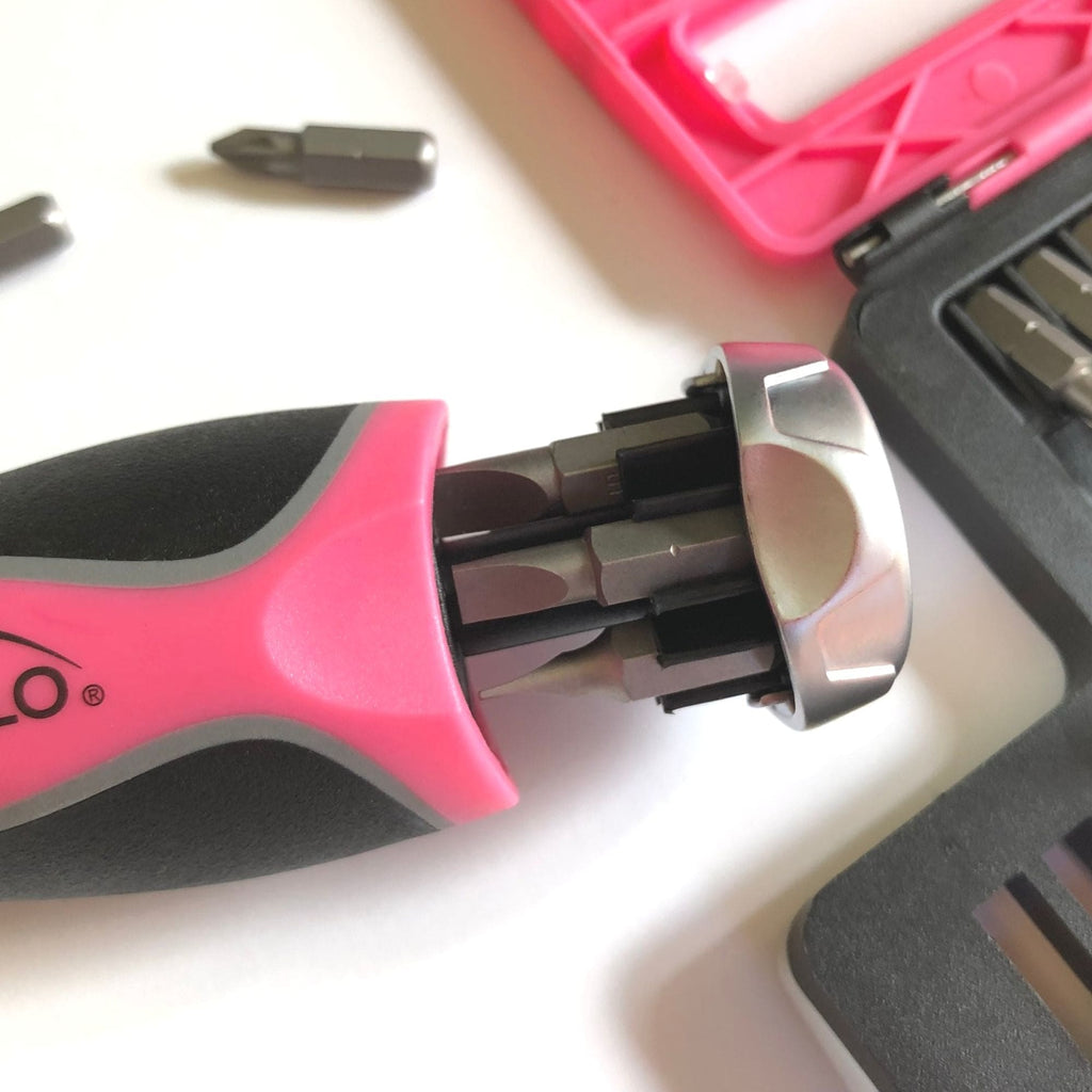13-in-1-Ratcheting-Schraubendreher mit Bit-Set - Rosa - DT5021P