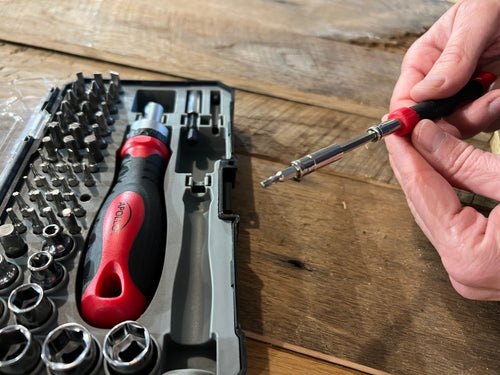 55 Stück metrisches Werkzeugset mit Ratcheting Bit Driver, Precision Bit Driver und Bit Assortment - DT5024