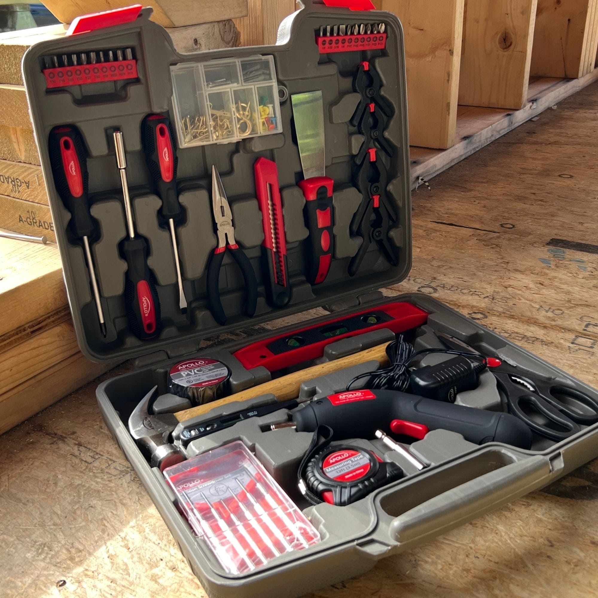 144 Stück Haushalts-Tool-Kit mit 4,8V Kabellos Schraubendreher - DT8422