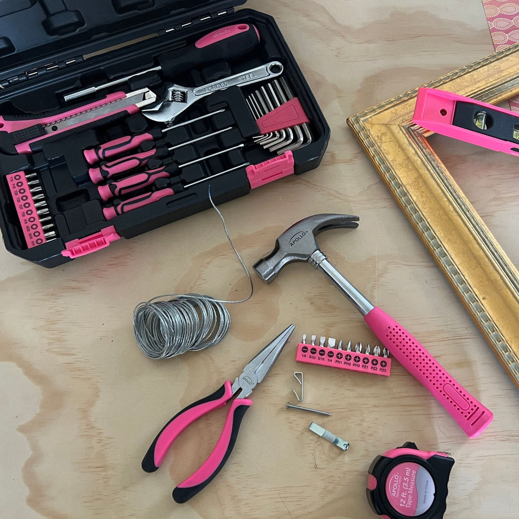 Apollo Tools Neues und verbessertes 39 Stück allgemeines Rosa-Werkzeug-Set im Aufbewahrungsgehäuse für die Wartung und Reparatur von Heimwerkern im täglichen Heim-